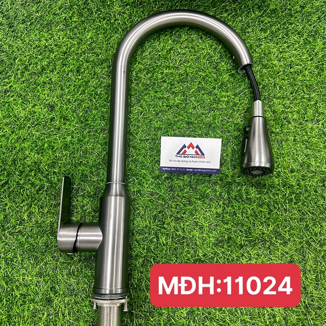 Vòi rửa bát nóng lạnh inox màu ghi rút MC-2422E Luco